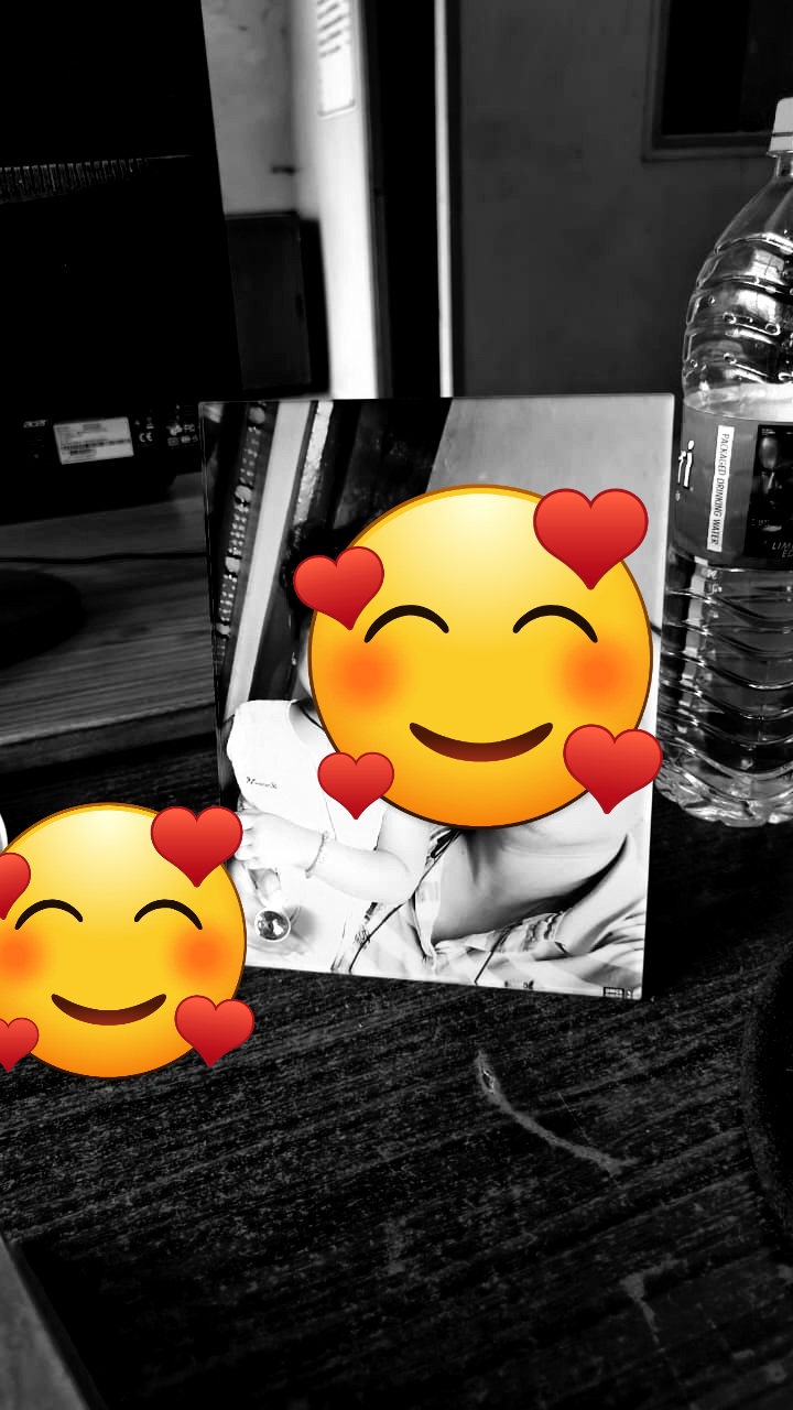 OMGs Acrylic Photo Stand photo review