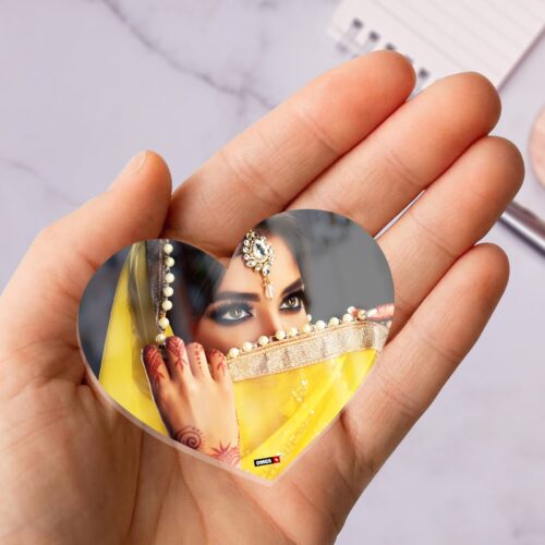 Alternative view of OMGs Heart Shape Acrylic Fridge Magnet