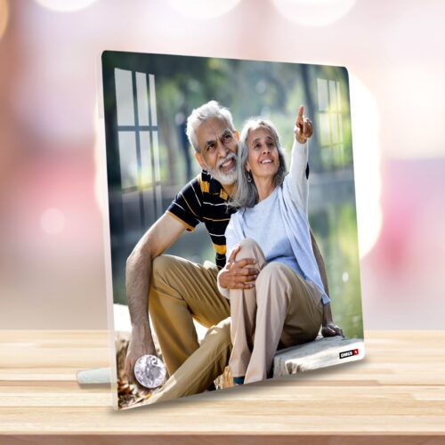 Alternative view of OMGS Square Shape Acrylic photo desk stand