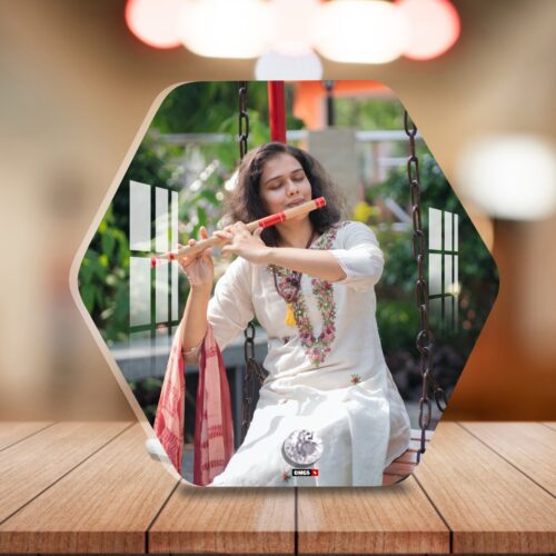 Alternative view of OMGs Hexa Shape Photo stand